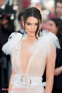 KENDALL JENNER BOOBS SHOW AT CANNES
