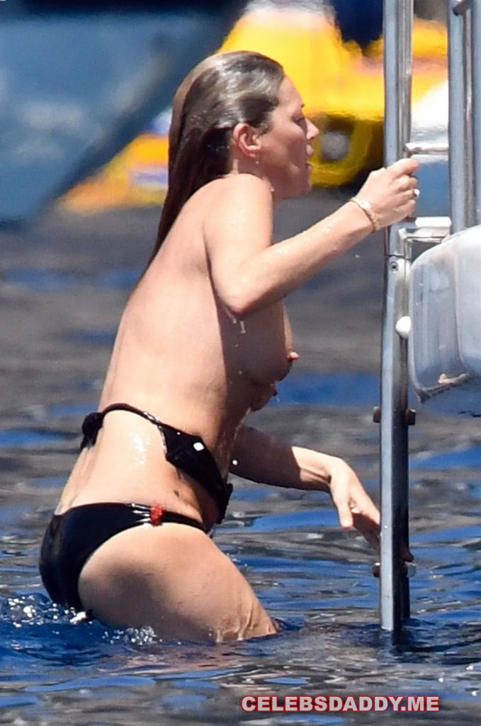 Kate Moss Topless Boobs Flash Candids From Italy