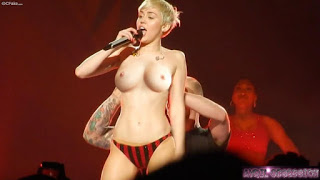 Miley Cyrus Naked Hot Exposing Her Sexy Ass and Boobs