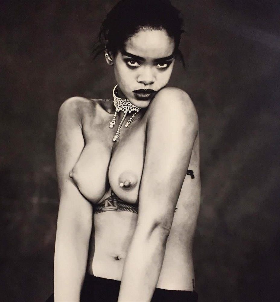 Pop Singer Rihanna Nude Photos From Young Days