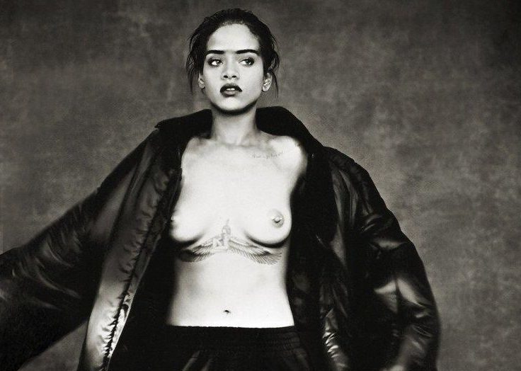 Pop Singer Rihanna Nude Photos From Young Days