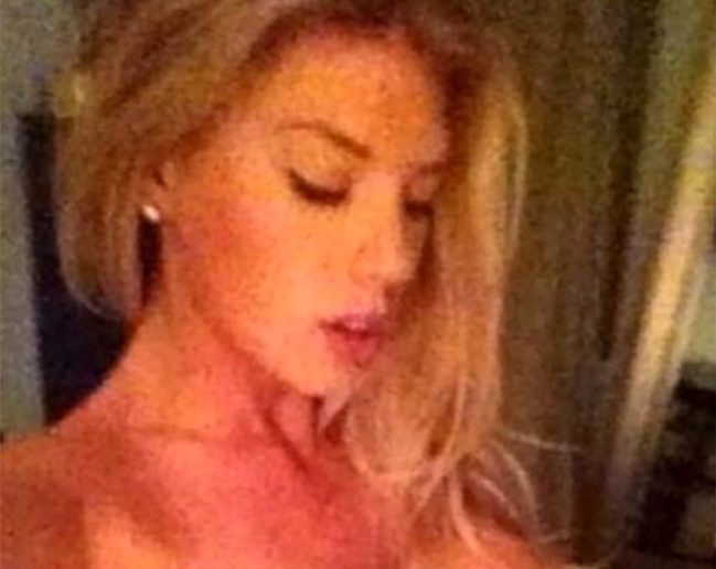 Charlotte McKinney Nude Leaked Snaps Showing and Boobs