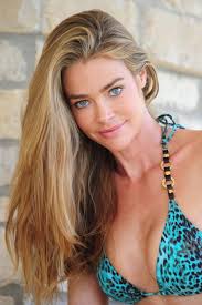 Denise Richards Lesbian Kissing And Boobs Sucking