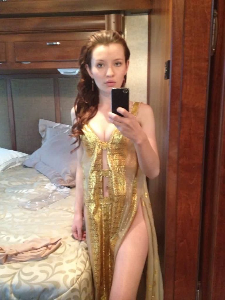 Emily Browning Naked Sexy Personal Leaked Pics