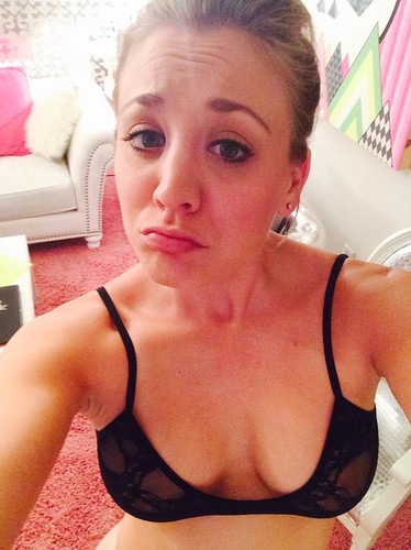 Beautiful Kaley Cuoco Nude Selfies Leaked Pictures