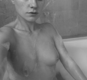 NUDE PHOTOS OF ANNA PAQUIN LEAKED ONLINE